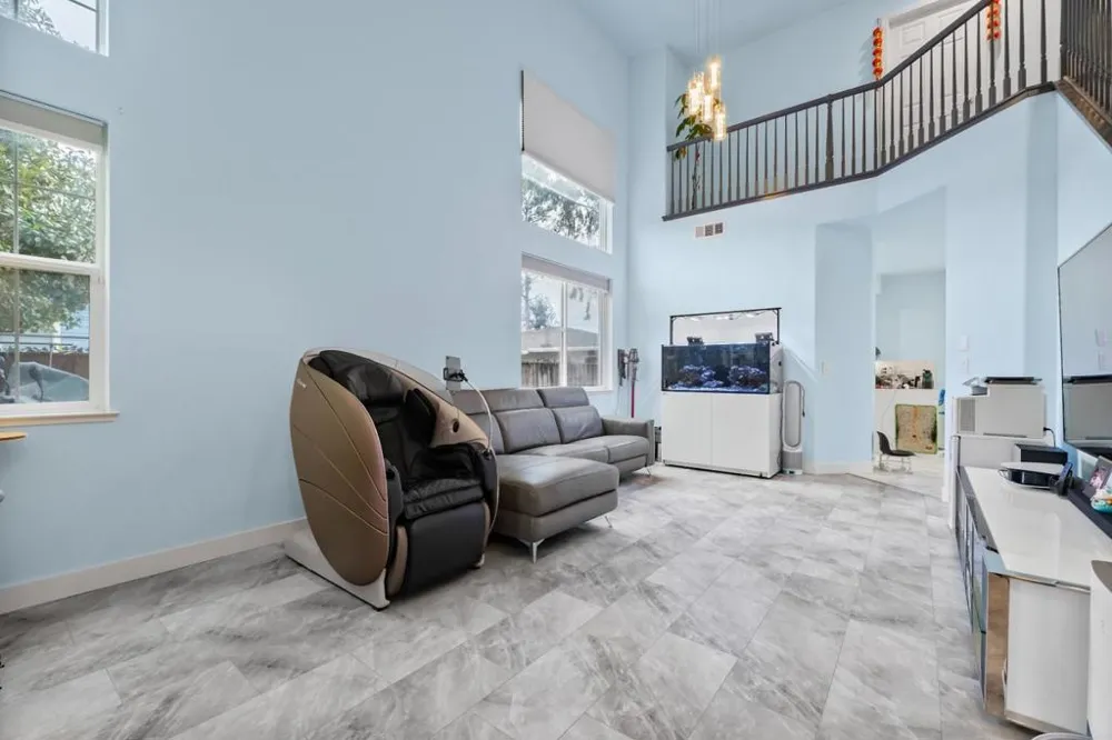 708 Raineer Court San Leandro, CA 94577