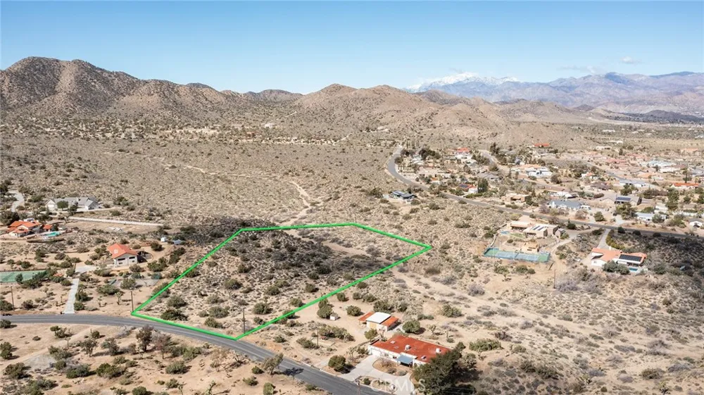 9486 Carmelita Circle Yucca Valley, CA 92284