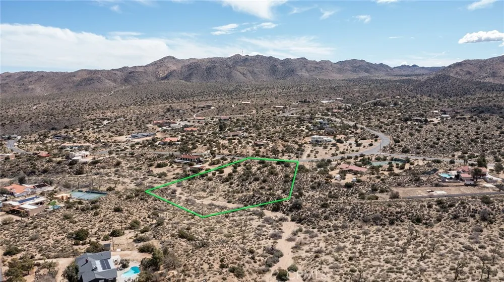 9486 Carmelita Circle Yucca Valley, CA 92284