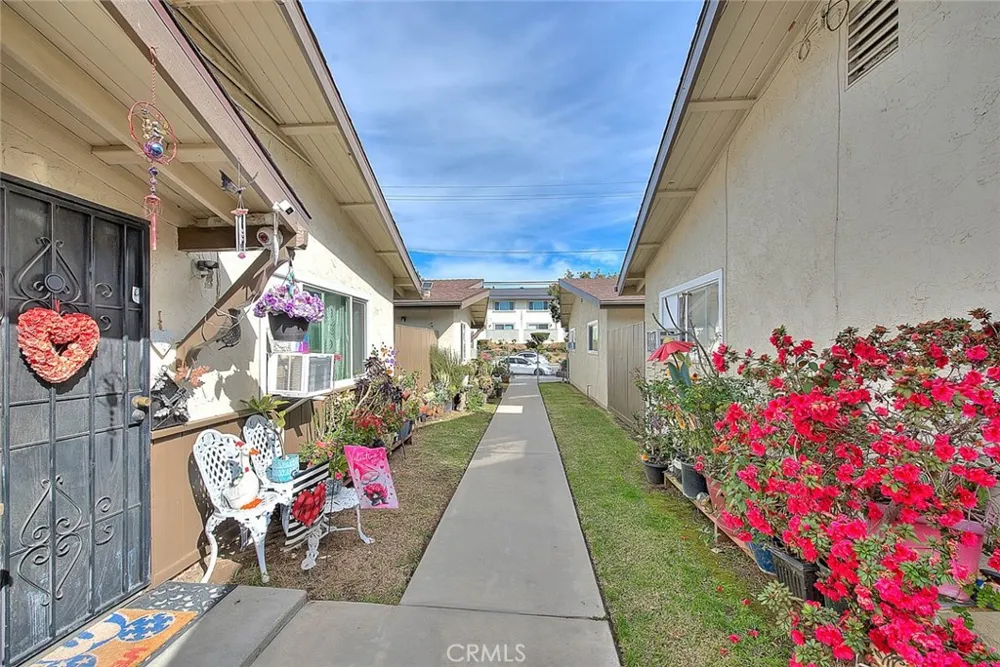 275 S Monte Vista La Habra, CA 90631