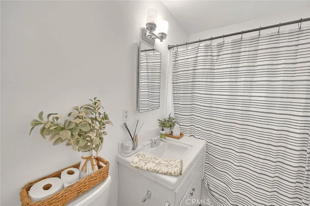 275 S Monte Vista La Habra, CA 90631