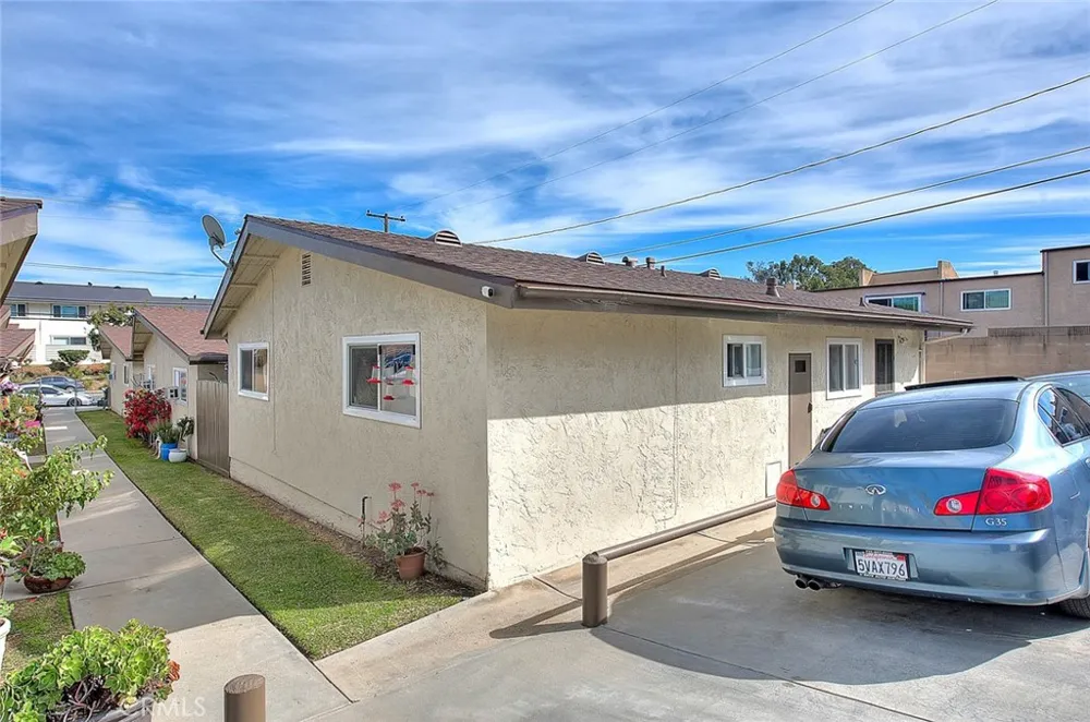 275 S Monte Vista La Habra, CA 90631