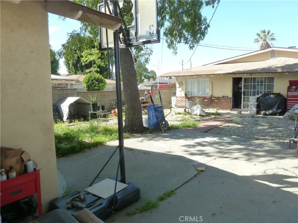 936 Enid Azusa, CA 91702