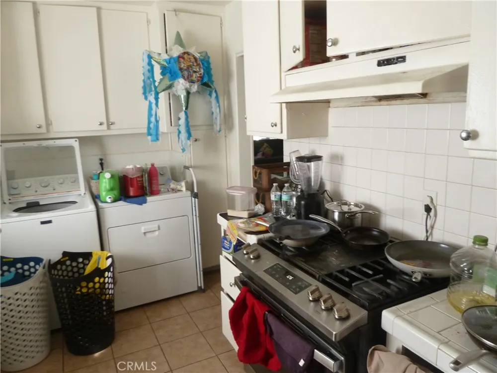 936 Enid Azusa, CA 91702