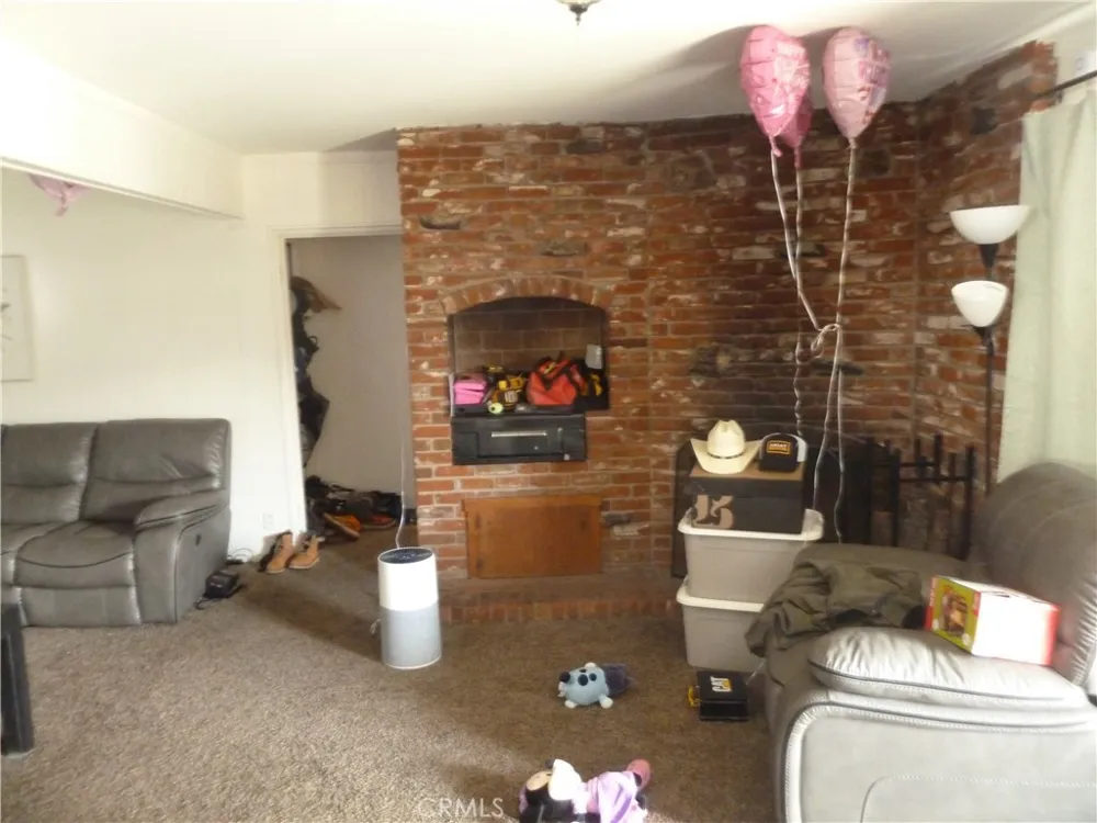 936 Enid Azusa, CA 91702