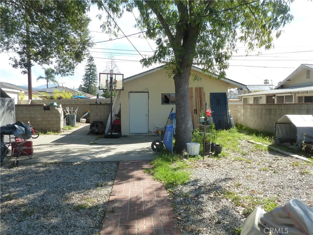 936 Enid Azusa, CA 91702