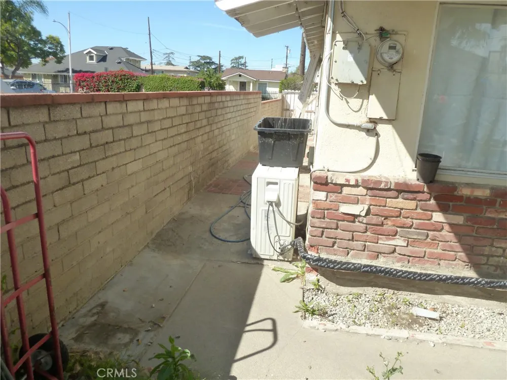 936 Enid Azusa, CA 91702