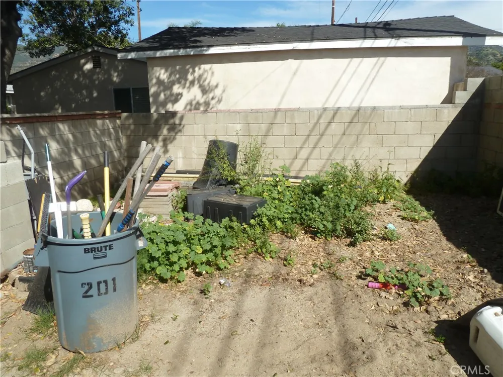 936 Enid Azusa, CA 91702