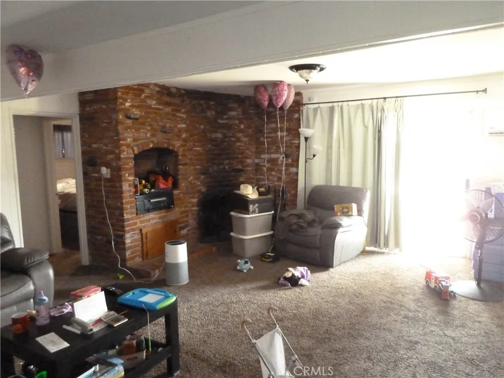 936 Enid Azusa, CA 91702