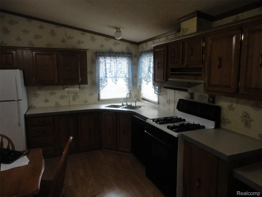 268 Highlands Bedford Township, MI 48182