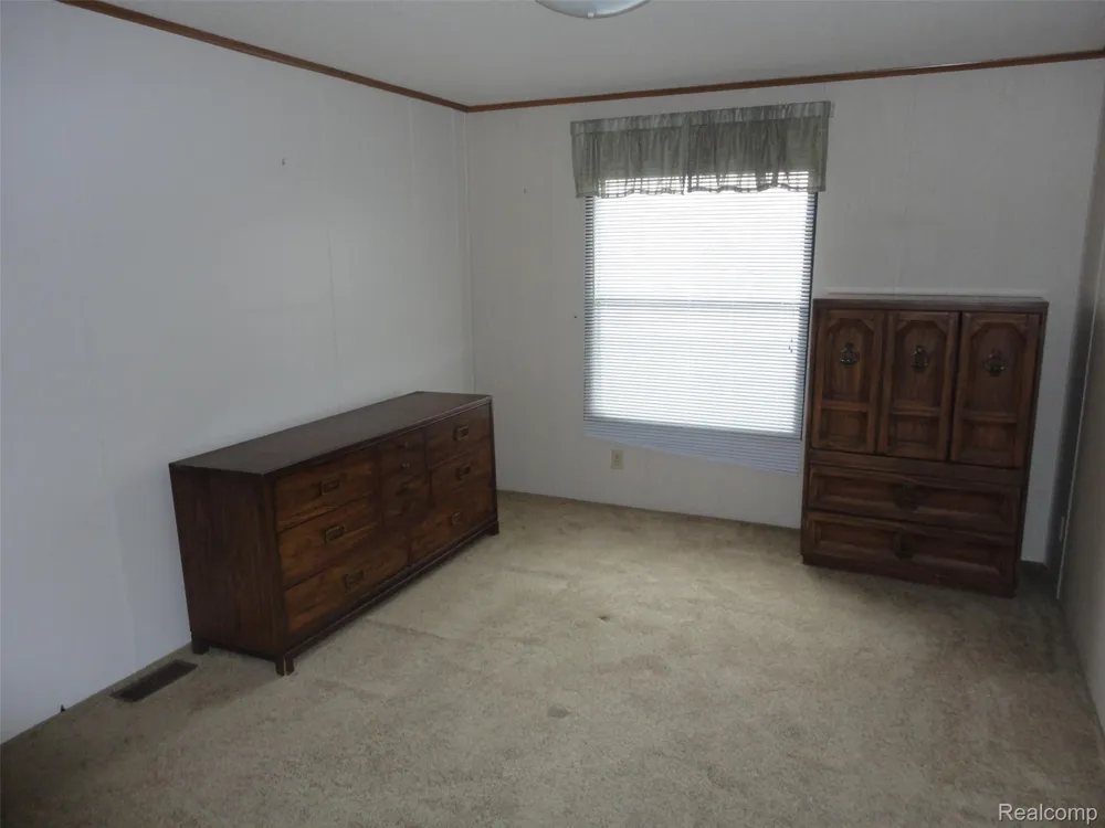 268 Highlands Bedford Township, MI 48182