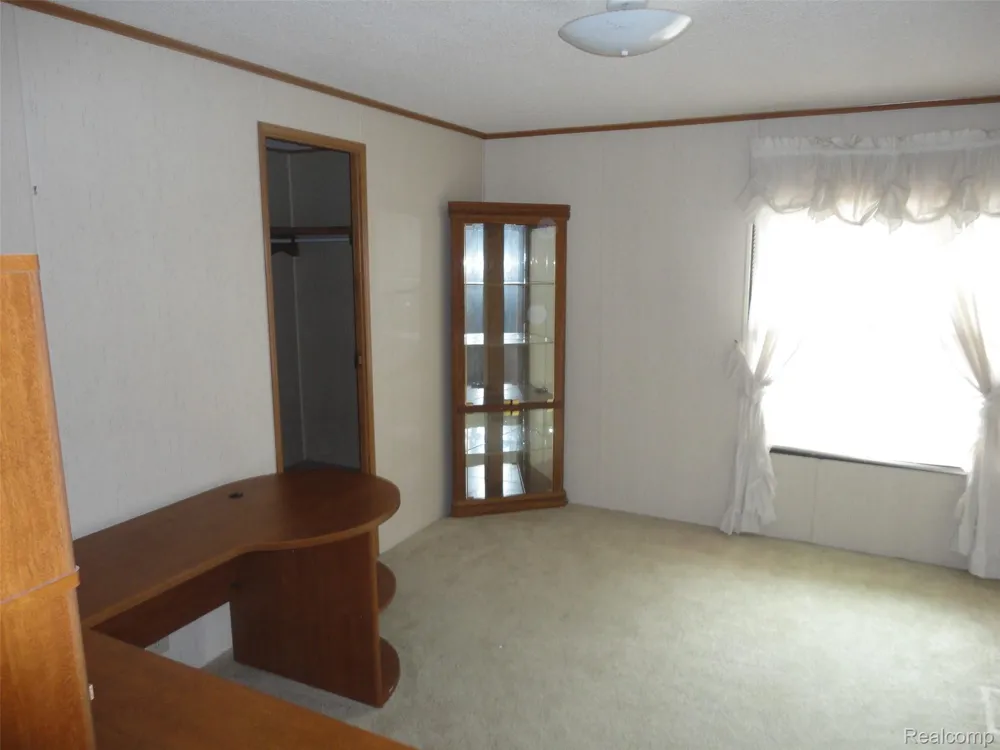 268 Highlands Bedford Township, MI 48182