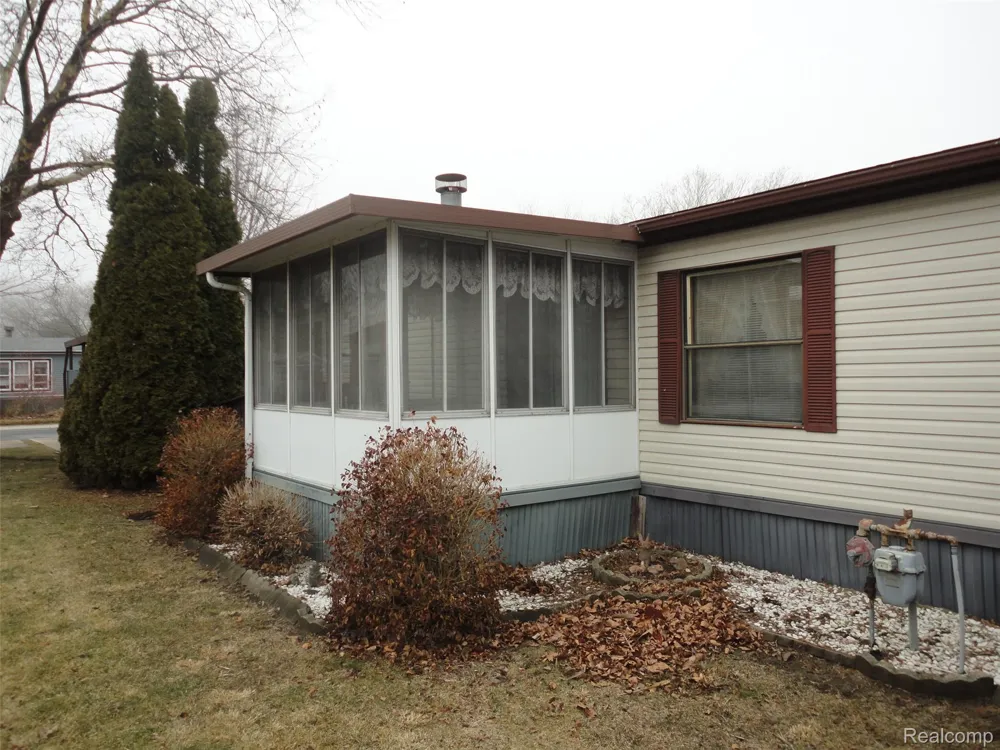 268 Highlands Bedford Township, MI 48182