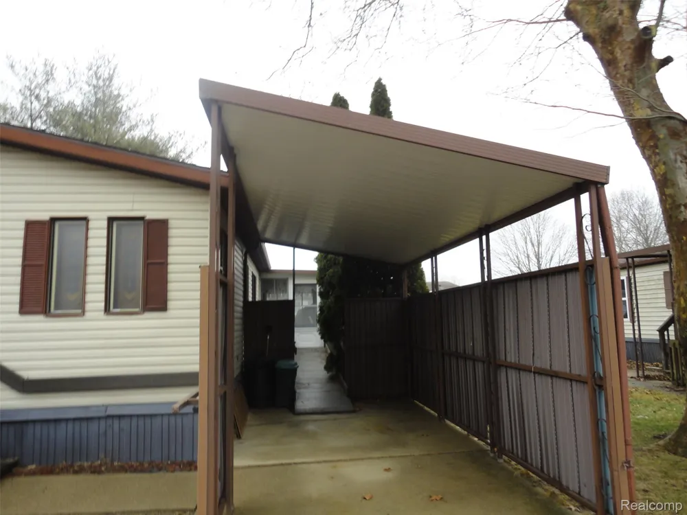 268 Highlands Bedford Township, MI 48182