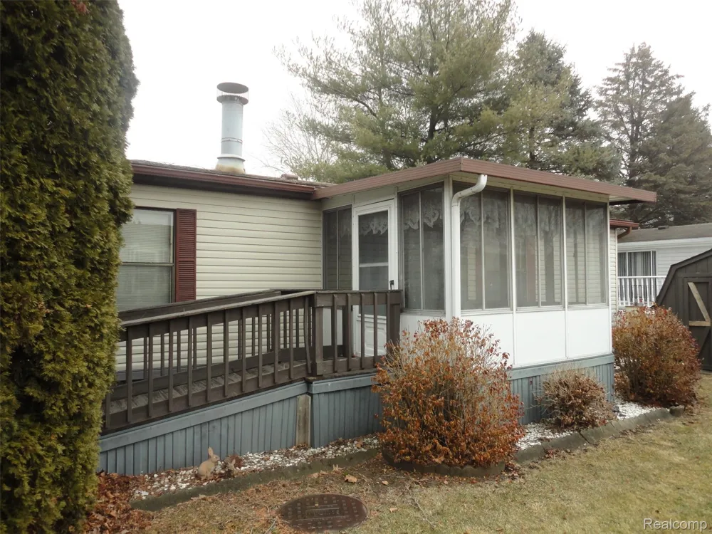 268 Highlands Bedford Township, MI 48182