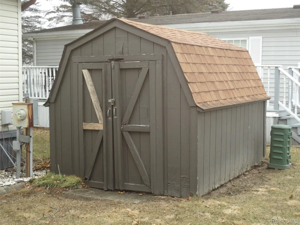 268 Highlands Bedford Township, MI 48182