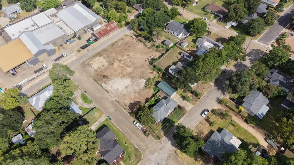 1702 S Baylor Street Brenham, TX 77833