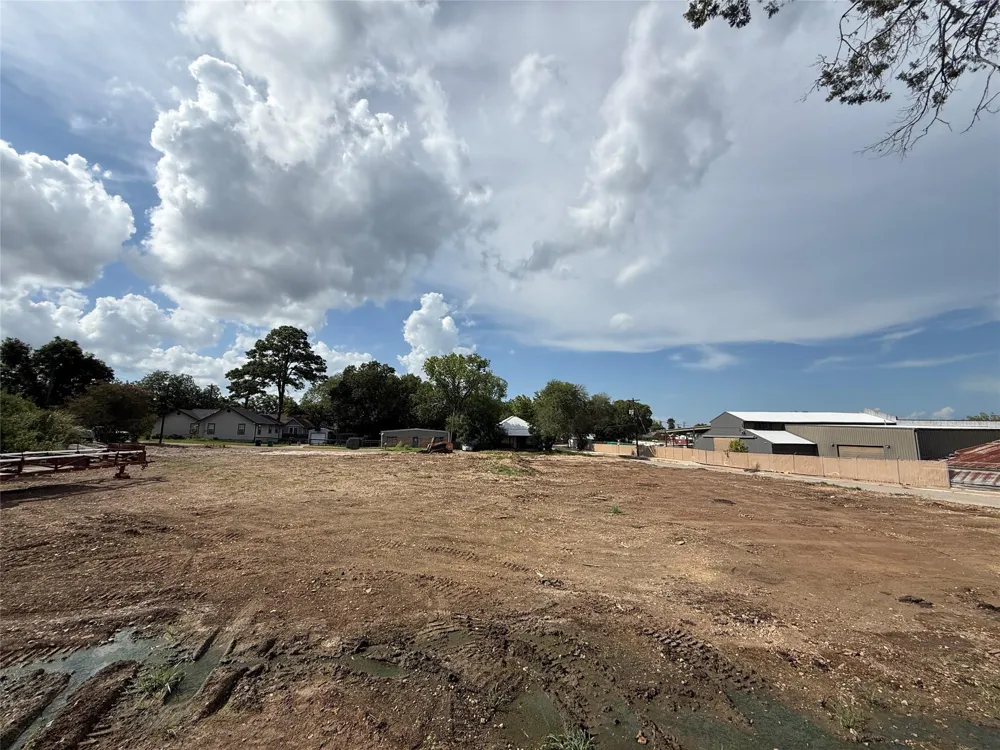 1702 S Baylor Street Brenham, TX 77833