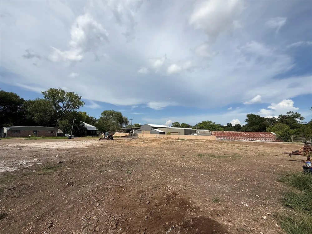 1702 S Baylor Street Brenham, TX 77833