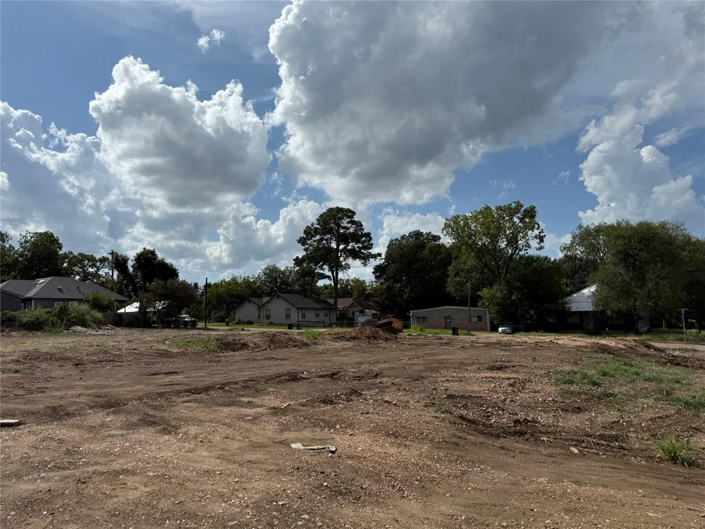 1702 S Baylor Street Brenham, TX 77833