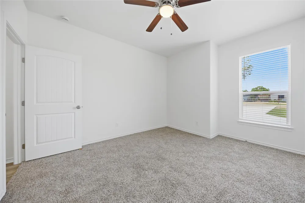 185 Oak Cluster Drive Columbus, TX 78934