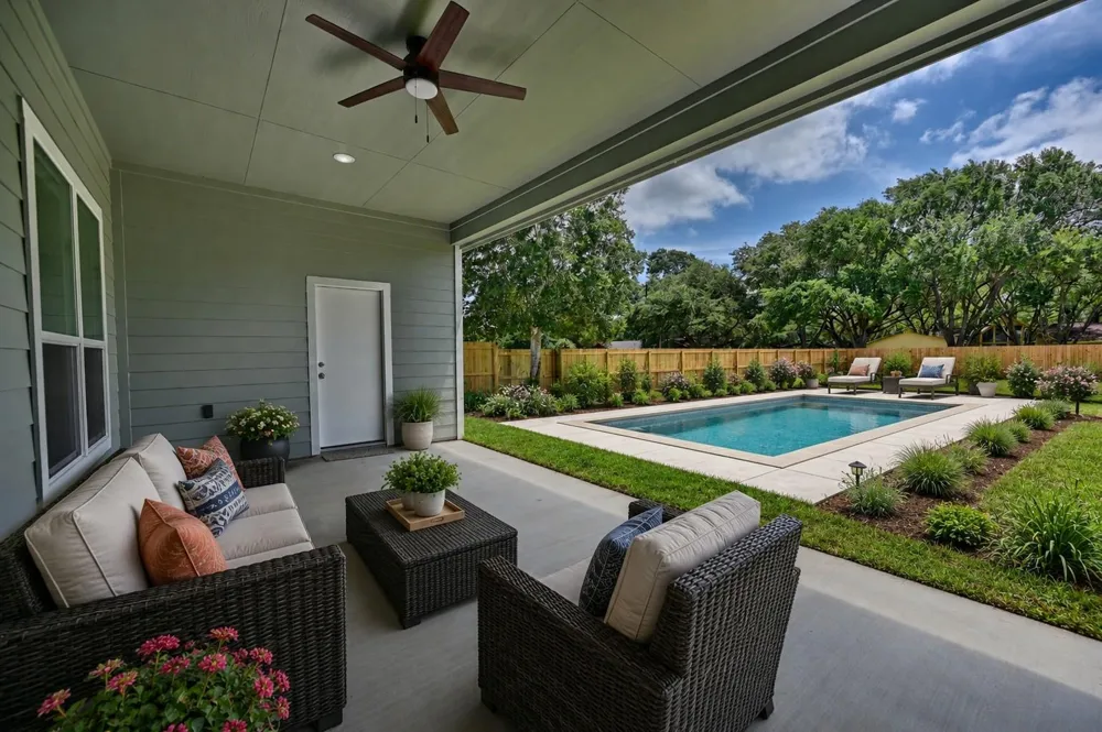 185 Oak Cluster Drive Columbus, TX 78934