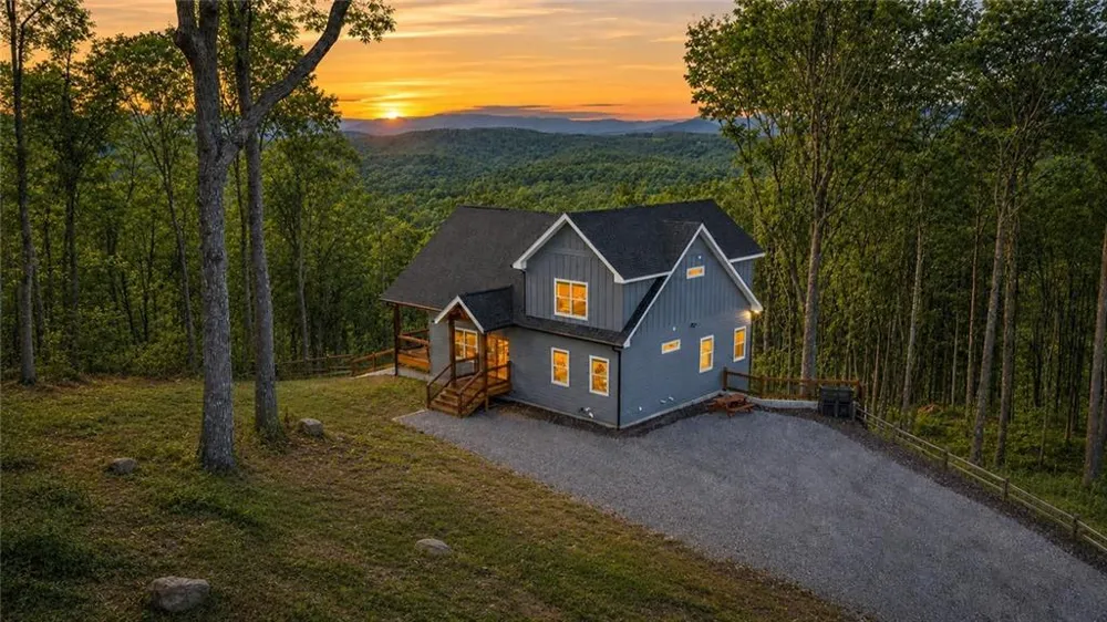1016 Twisted Oak Road Talking Rock, GA 30175