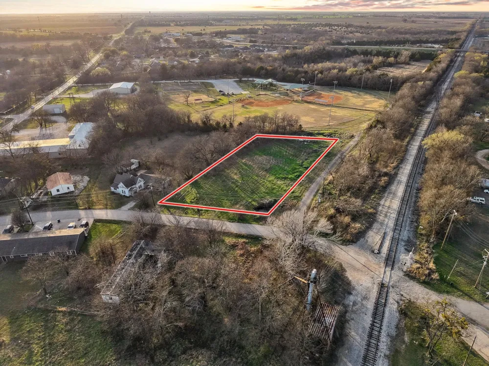 120 Holmes Street #Lot 2 Trenton, TX 75490