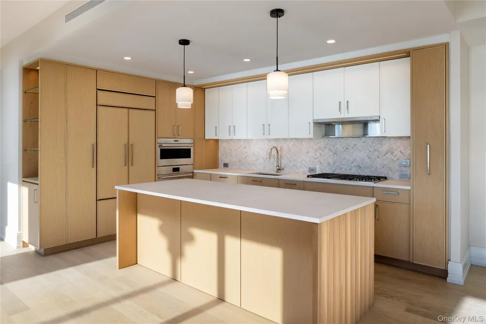 4 Lighthouse Landing #204 Sleepy Hollow, NY 10591
