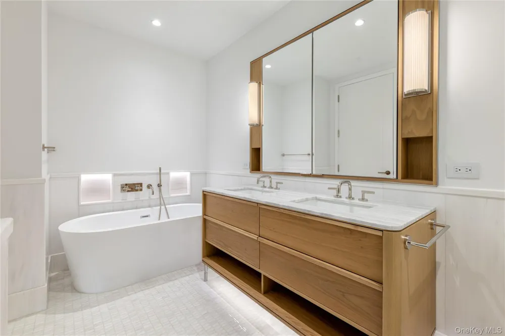 4 Lighthouse Landing #204 Sleepy Hollow, NY 10591