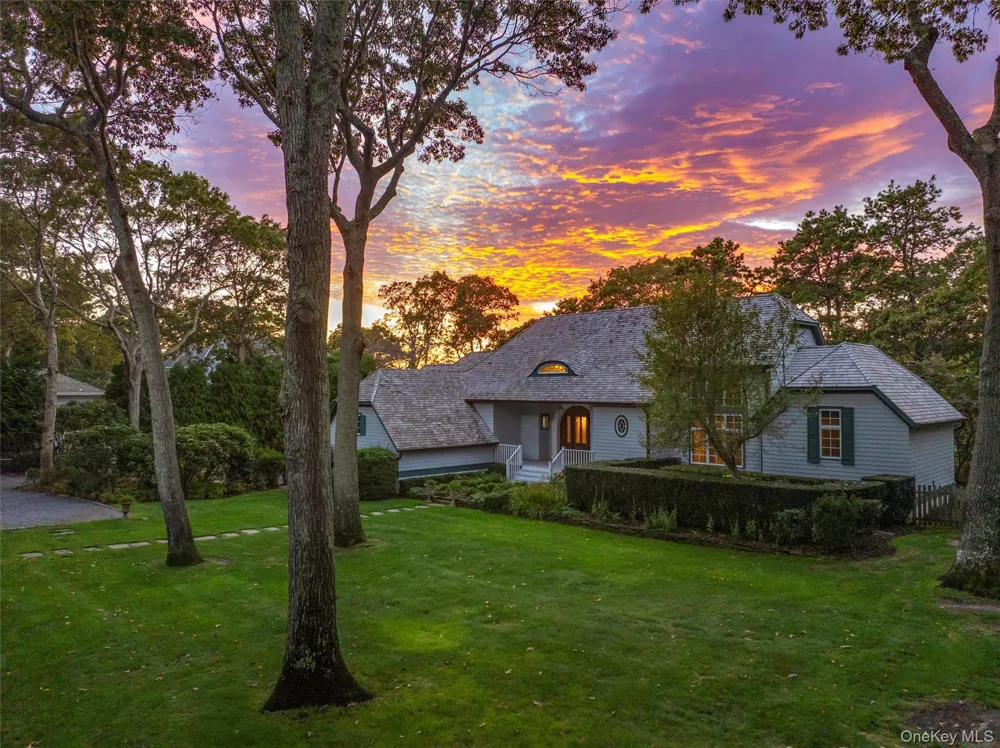 8 Fish Creek Lane Remsenburg, NY 11960