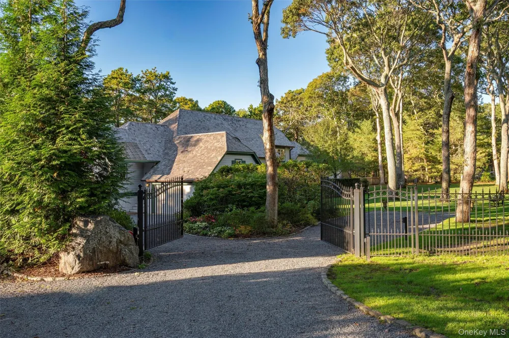 8 Fish Creek Lane Remsenburg, NY 11960