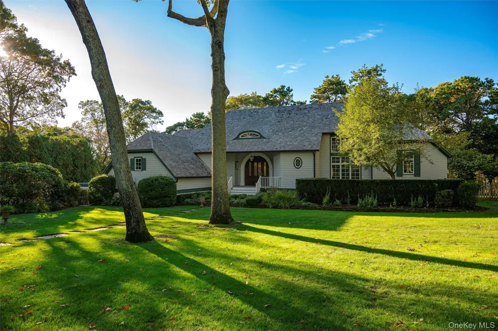 8 Fish Creek Lane Remsenburg, NY 11960