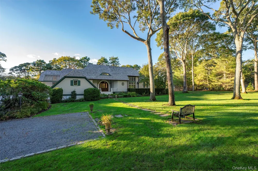 8 Fish Creek Lane Remsenburg, NY 11960