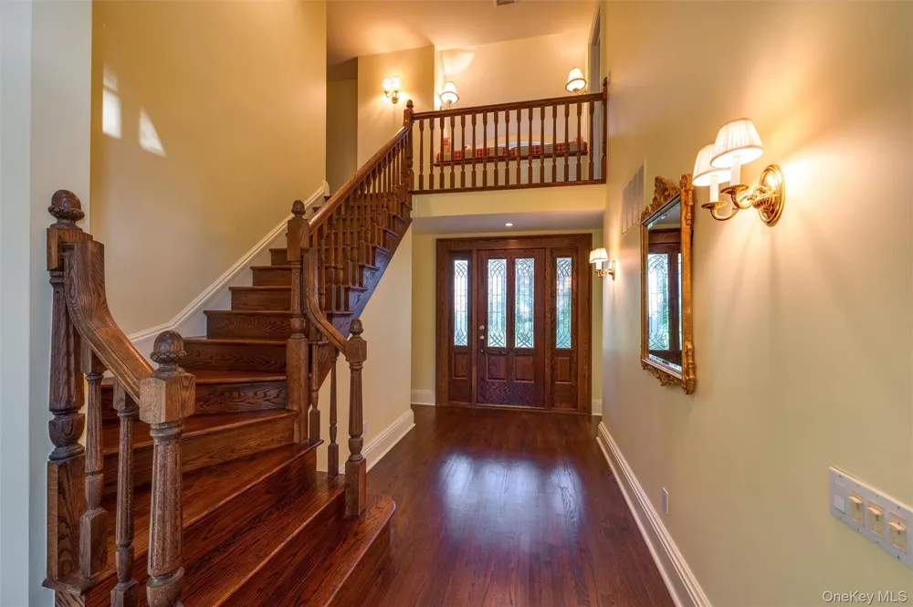 8 Fish Creek Lane Remsenburg, NY 11960