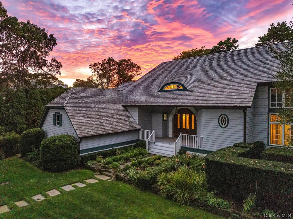 8 Fish Creek Lane Remsenburg, NY 11960