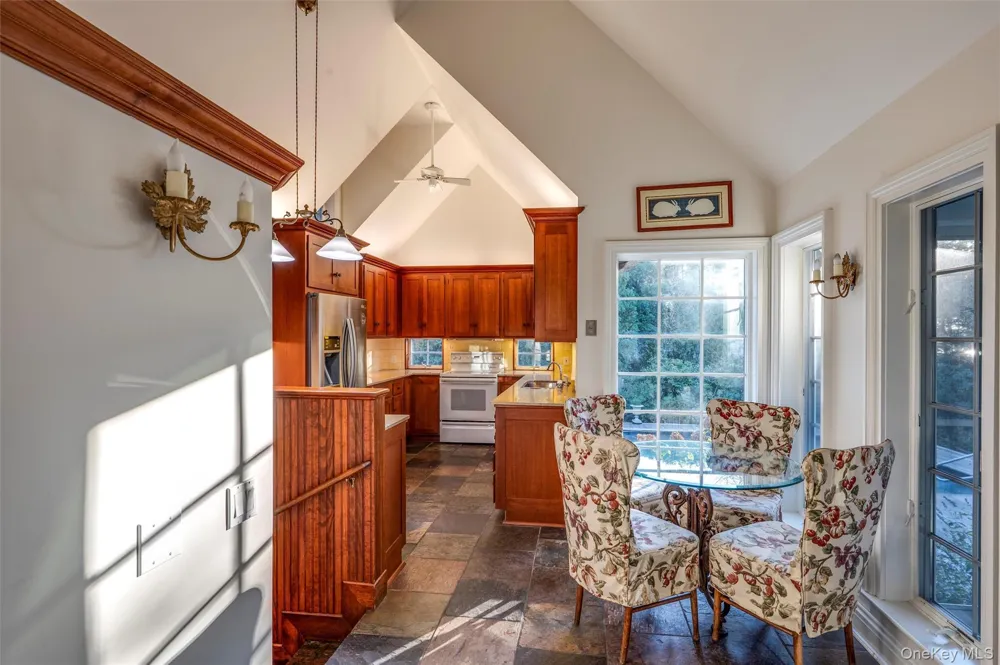 8 Fish Creek Lane Remsenburg, NY 11960