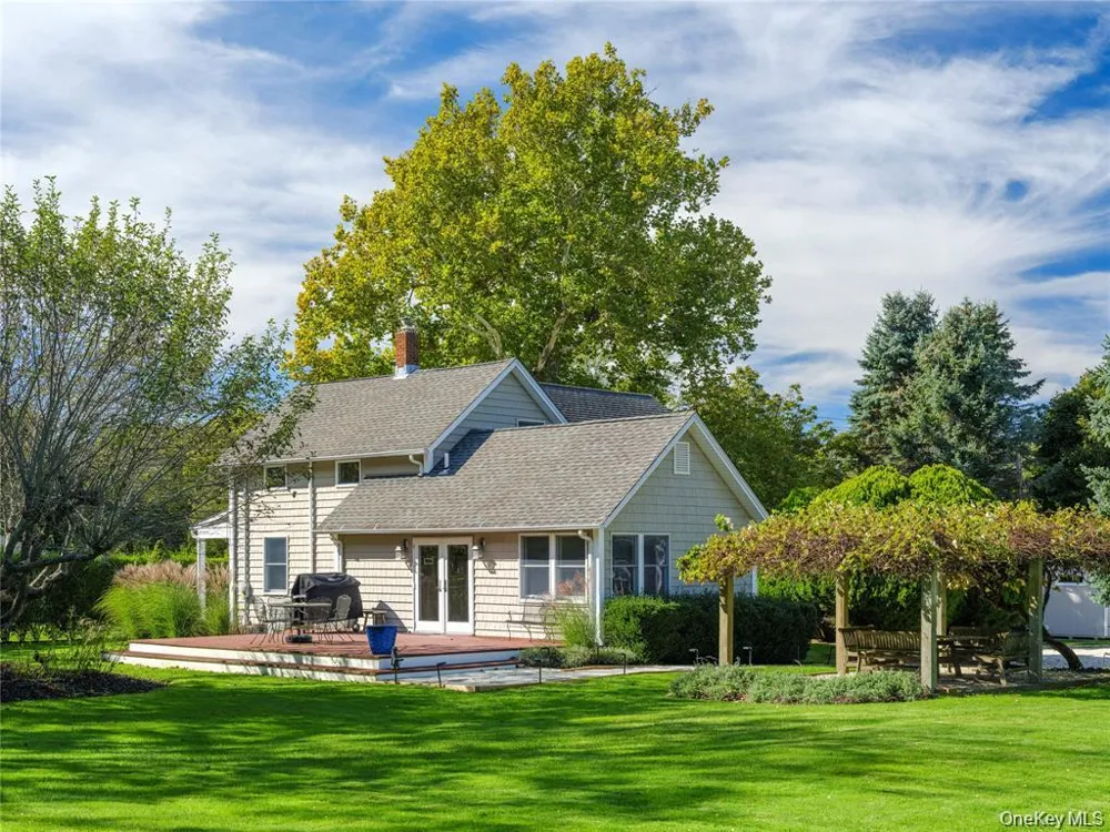 3275 Skunk Lane Cutchogue, NY 11935