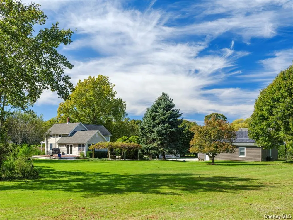 3275 Skunk Lane Cutchogue, NY 11935