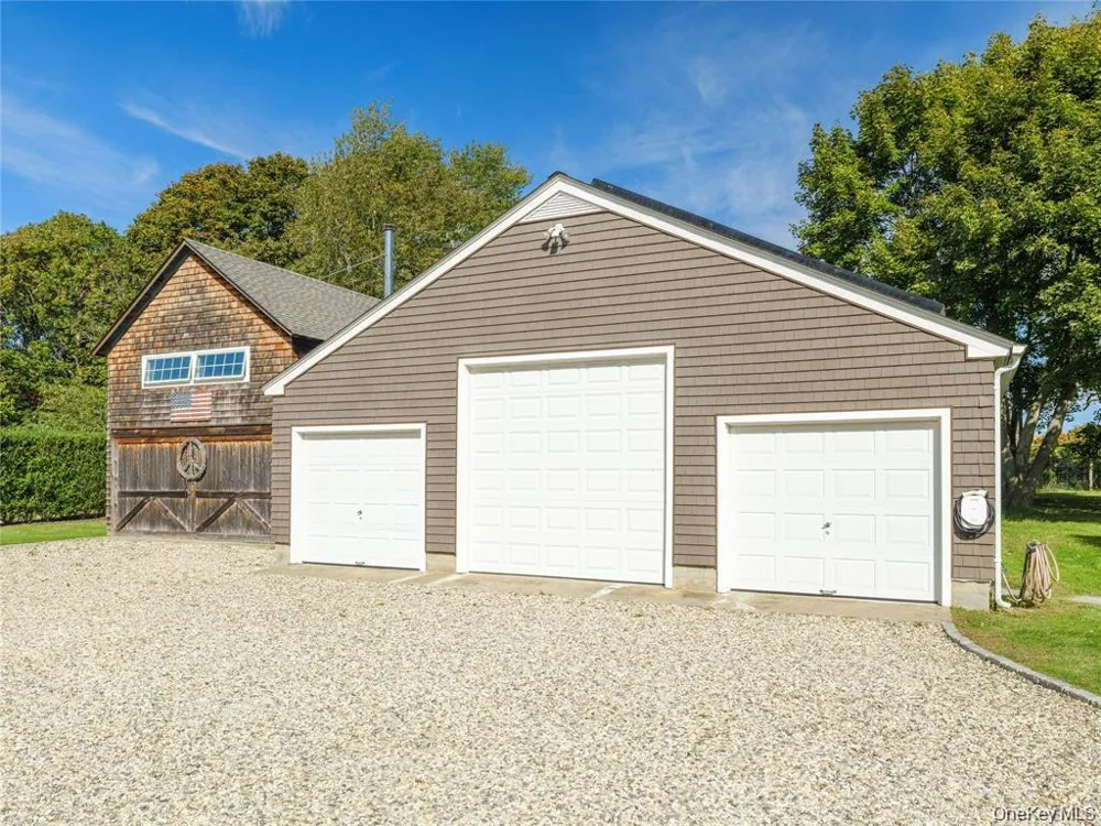 3275 Skunk Lane Cutchogue, NY 11935