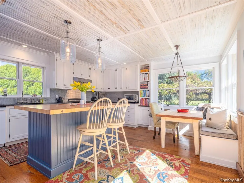 3275 Skunk Lane Cutchogue, NY 11935