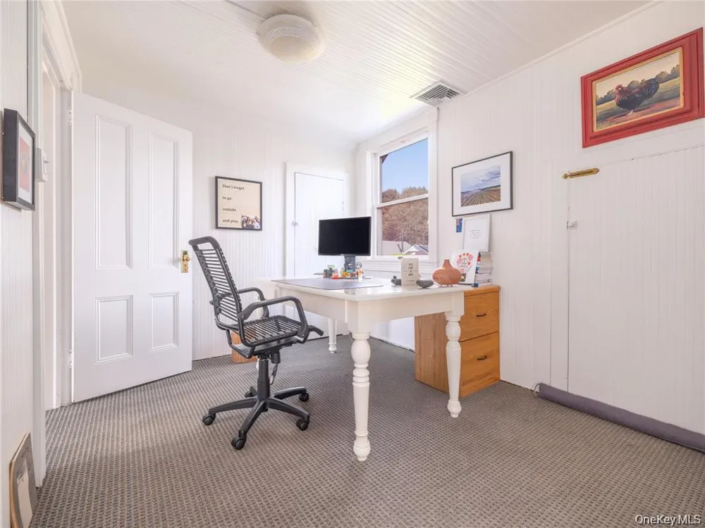 3275 Skunk Lane Cutchogue, NY 11935