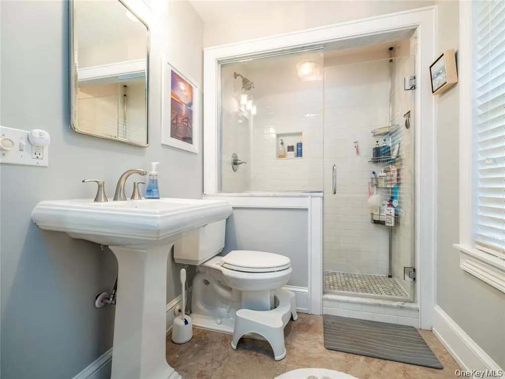 3275 Skunk Lane Cutchogue, NY 11935