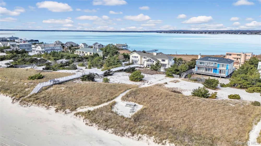 605 Dune Road Westhampton, NY 11977