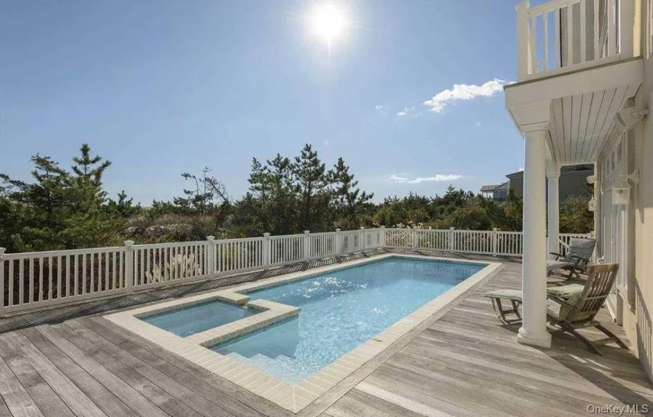 605 Dune Road Westhampton, NY 11977