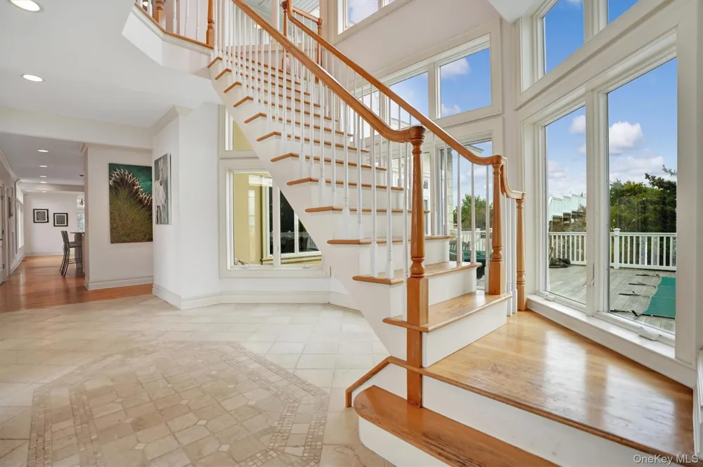 605 Dune Road Westhampton, NY 11977