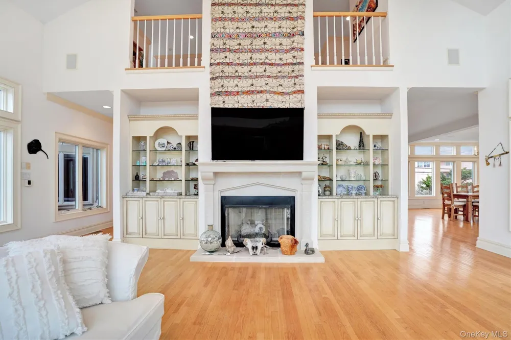 605 Dune Road Westhampton, NY 11977