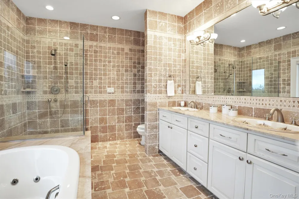 605 Dune Road Westhampton, NY 11977