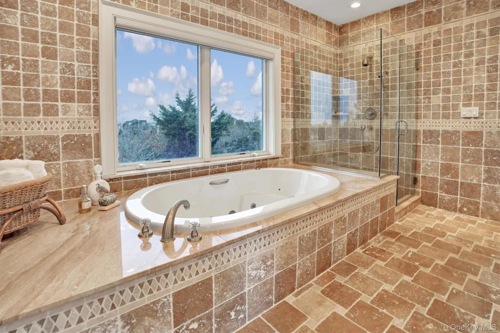 605 Dune Road Westhampton, NY 11977