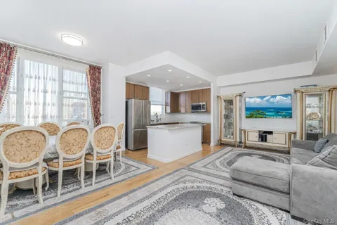 50 oceana Drive W #8D